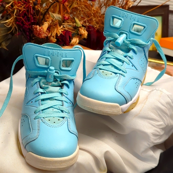 Jordan 6 retro UNC blue on white - Picture 2 of 11